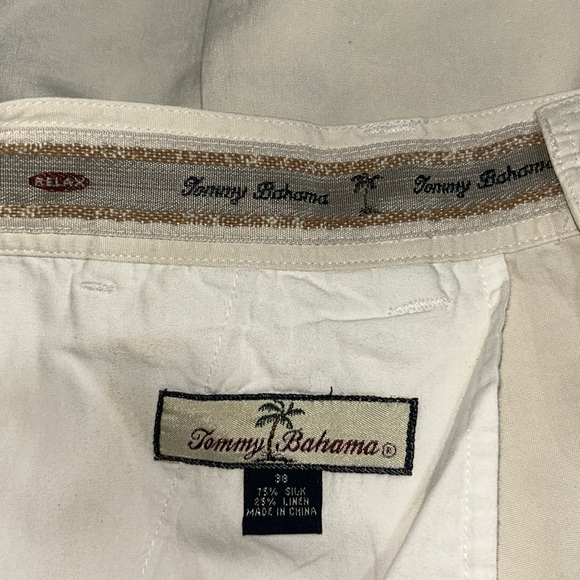 Tommy Bahama Men's Tan Flat Front Shorts Size 38 - Picture 3 of 6